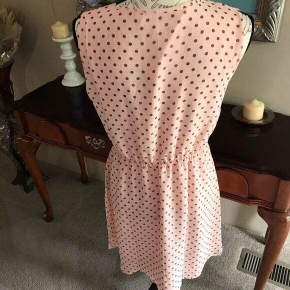 Esley medium Pink sleeveless dress Cinched…waist - Picture 6 of 10
